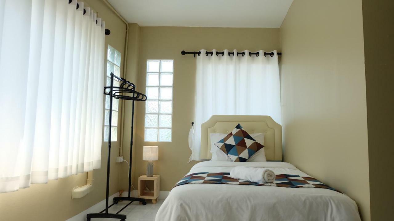 Why Not House Hostel Chiang Mai Exterior foto