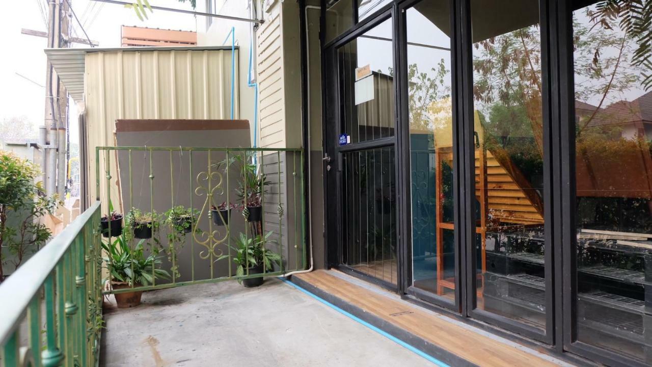 Why Not House Hostel Chiang Mai Exterior foto